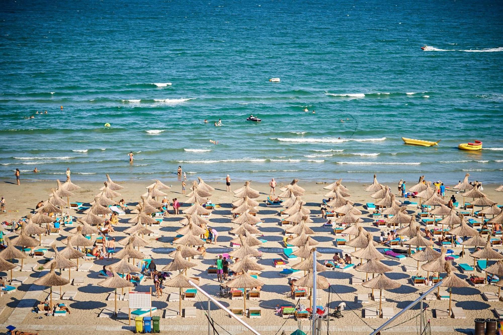 Rusty Sands Apt Spa N Pools Beach Resort Năvodari Exteriör bild